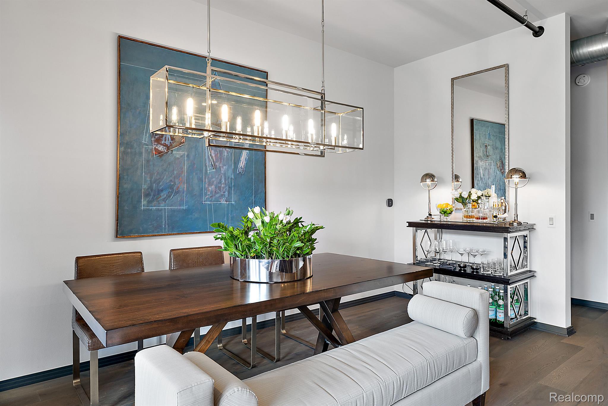 2051 VILLA Road Unit: 203