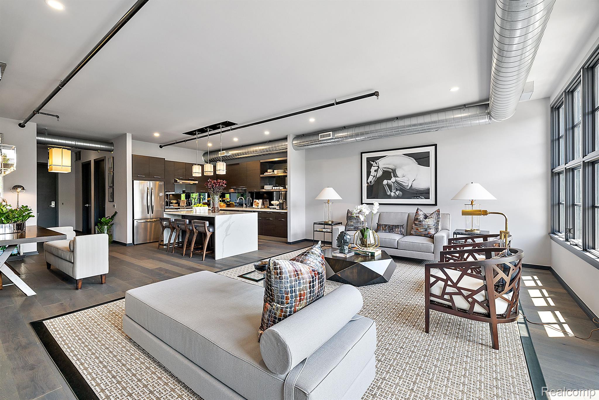 2051 VILLA Road Unit: 203