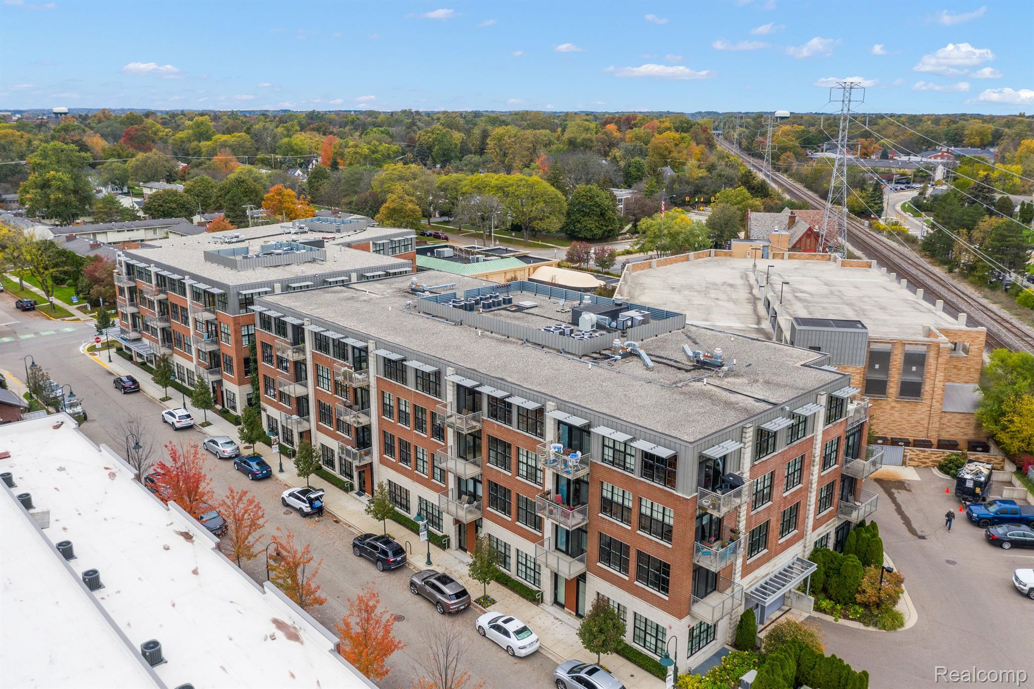 2051 VILLA Road Unit: 203