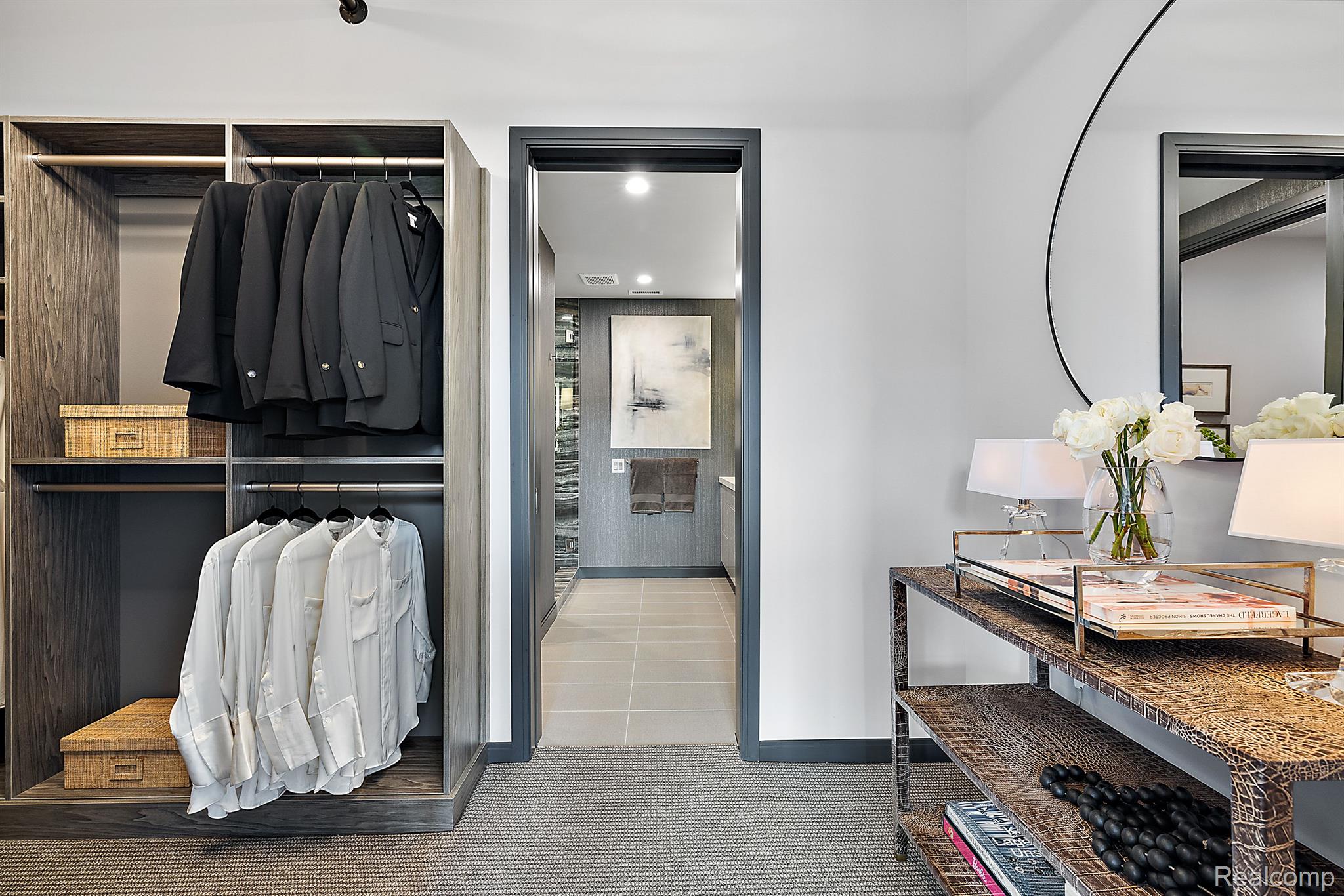 2051 VILLA Road Unit: 203
