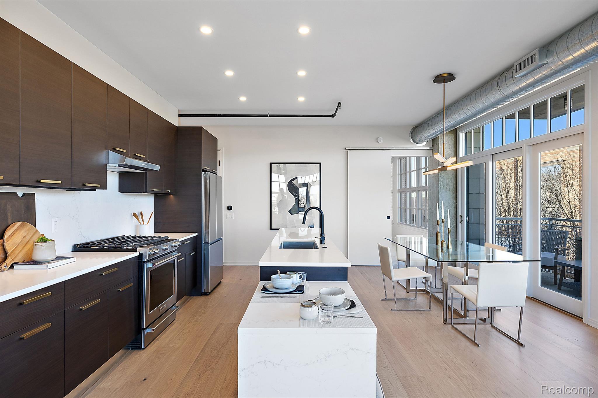 2051 VILLA Road Unit: 404