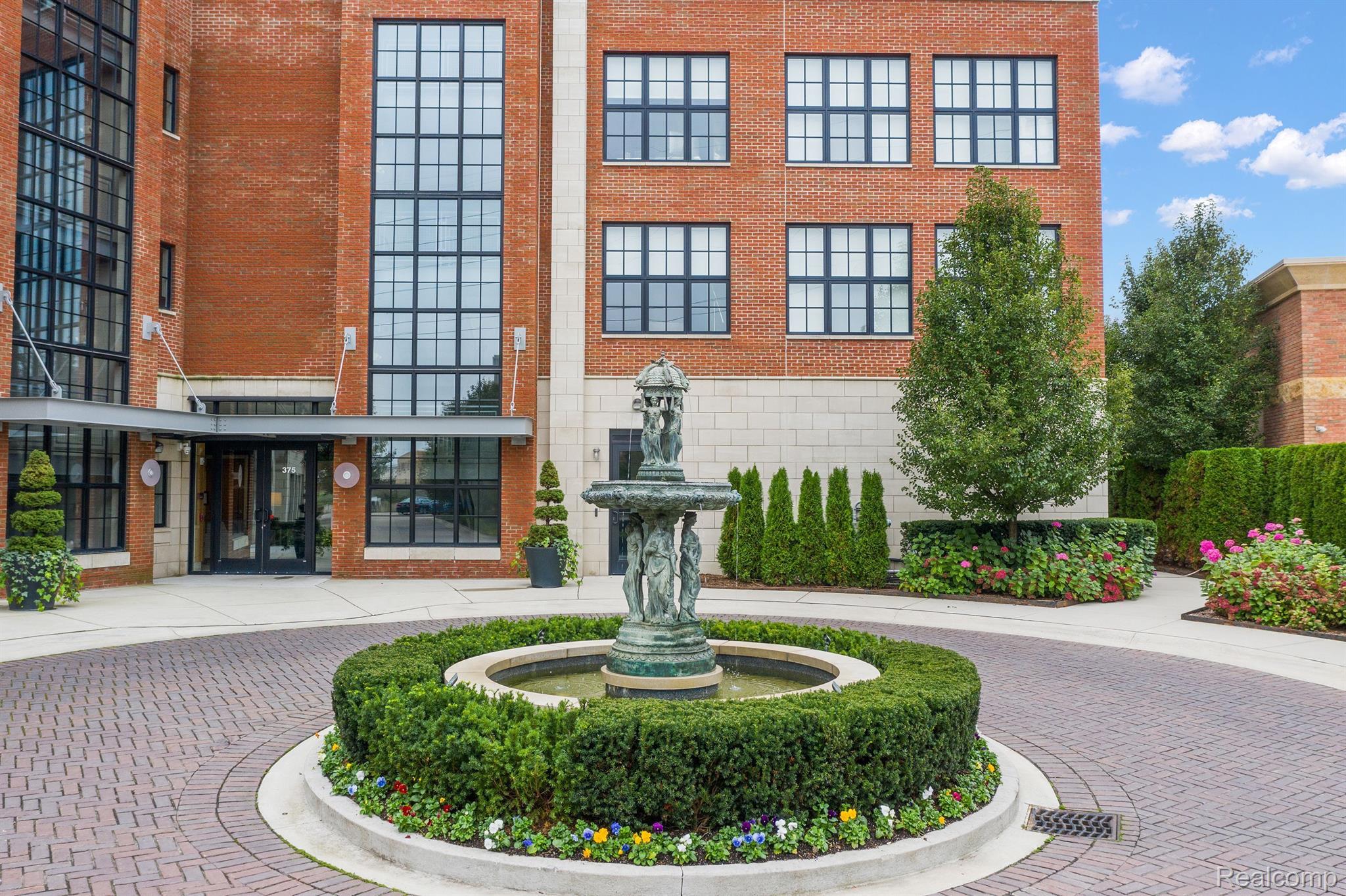 2051 VILLA Road Unit: 404