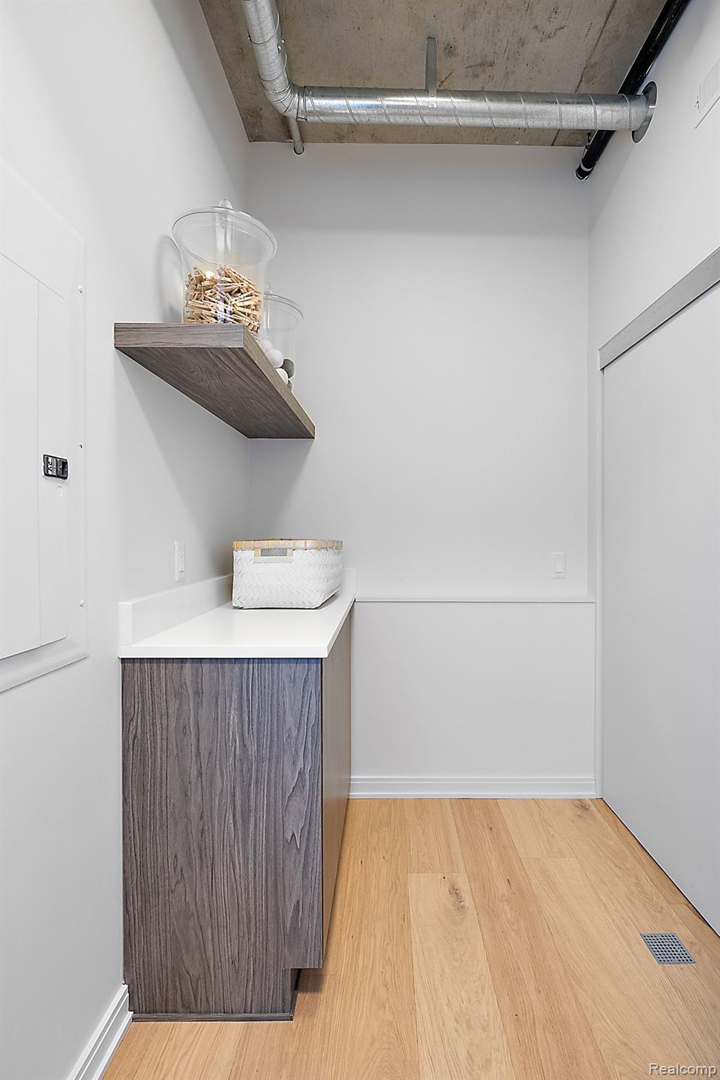 2051 VILLA Road Unit: 404