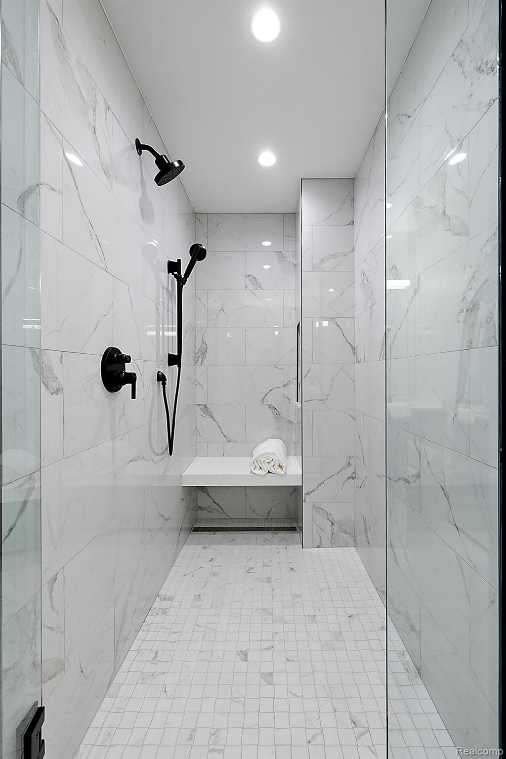 2051 VILLA Road Unit: 404