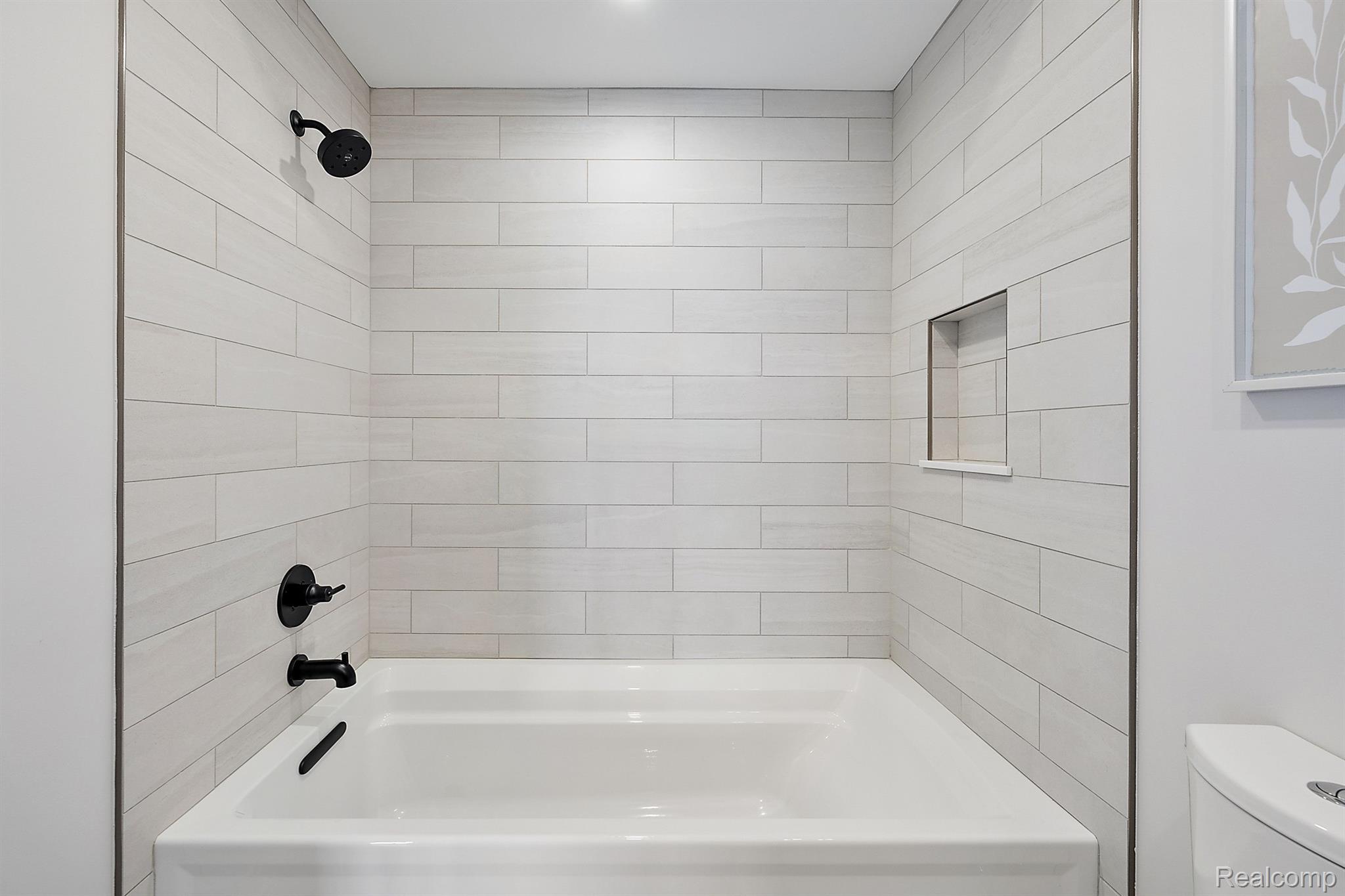 2051 VILLA Road Unit: 404