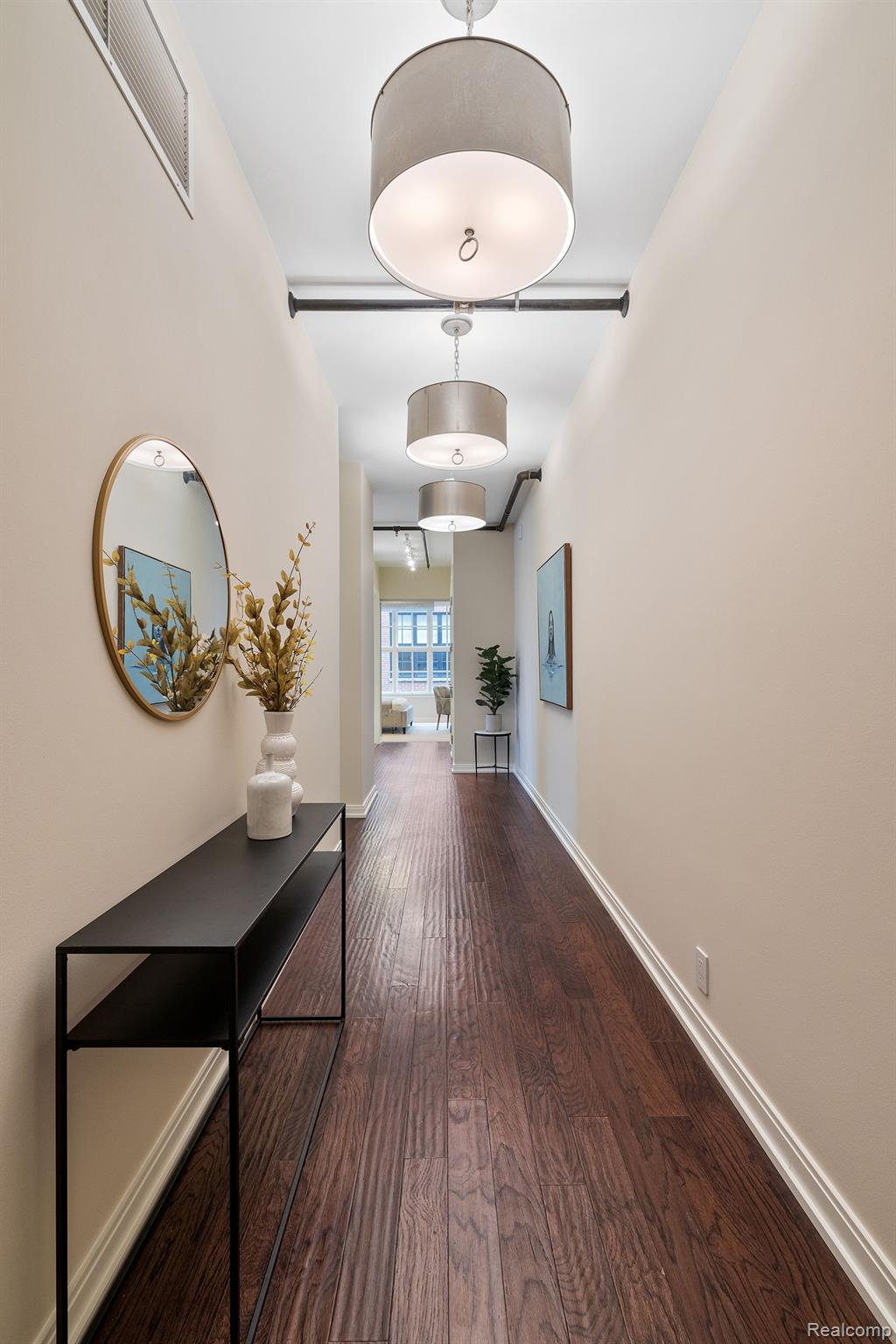 2051 VILLA Road 302