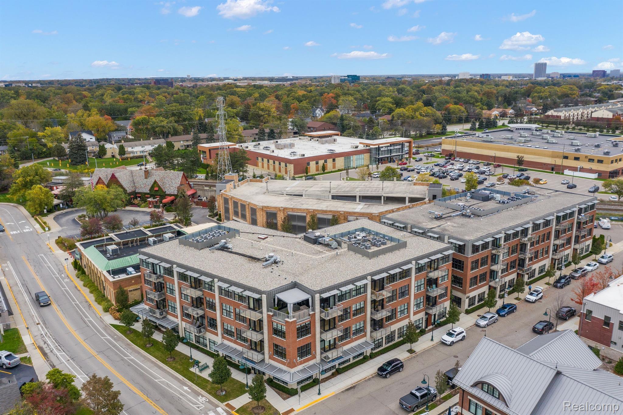 2051 VILLA Road 302