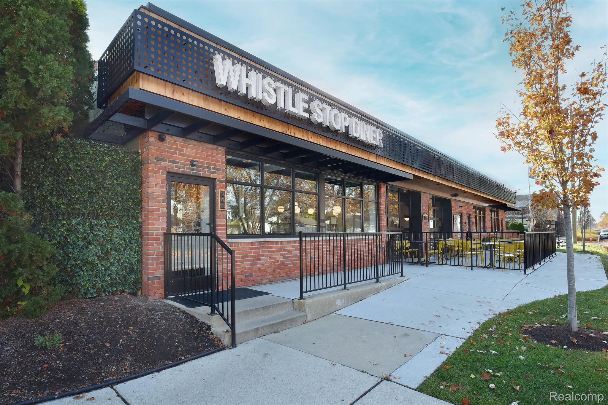 2051 VILLA Road 202