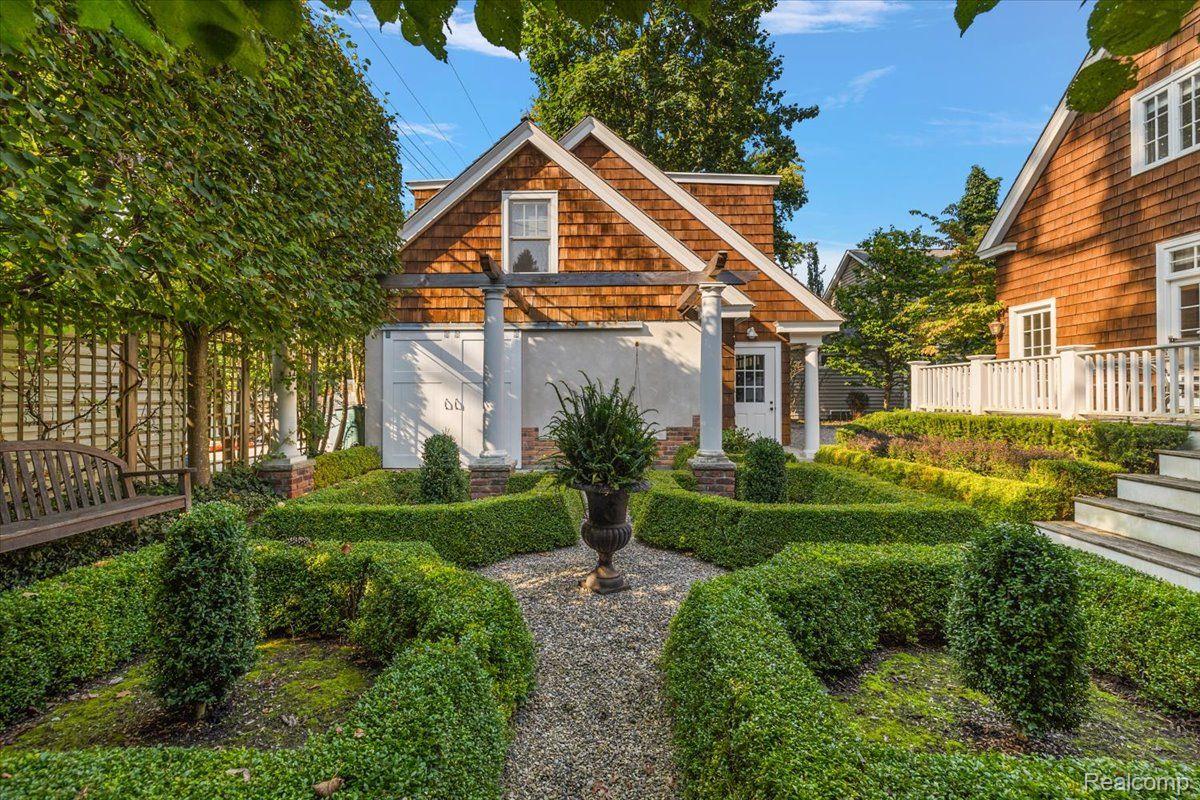 271 CHESTERFIELD Avenue