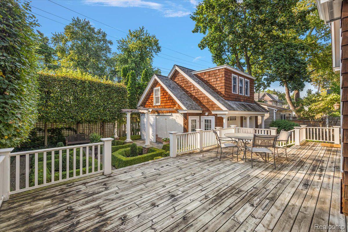 271 CHESTERFIELD Avenue