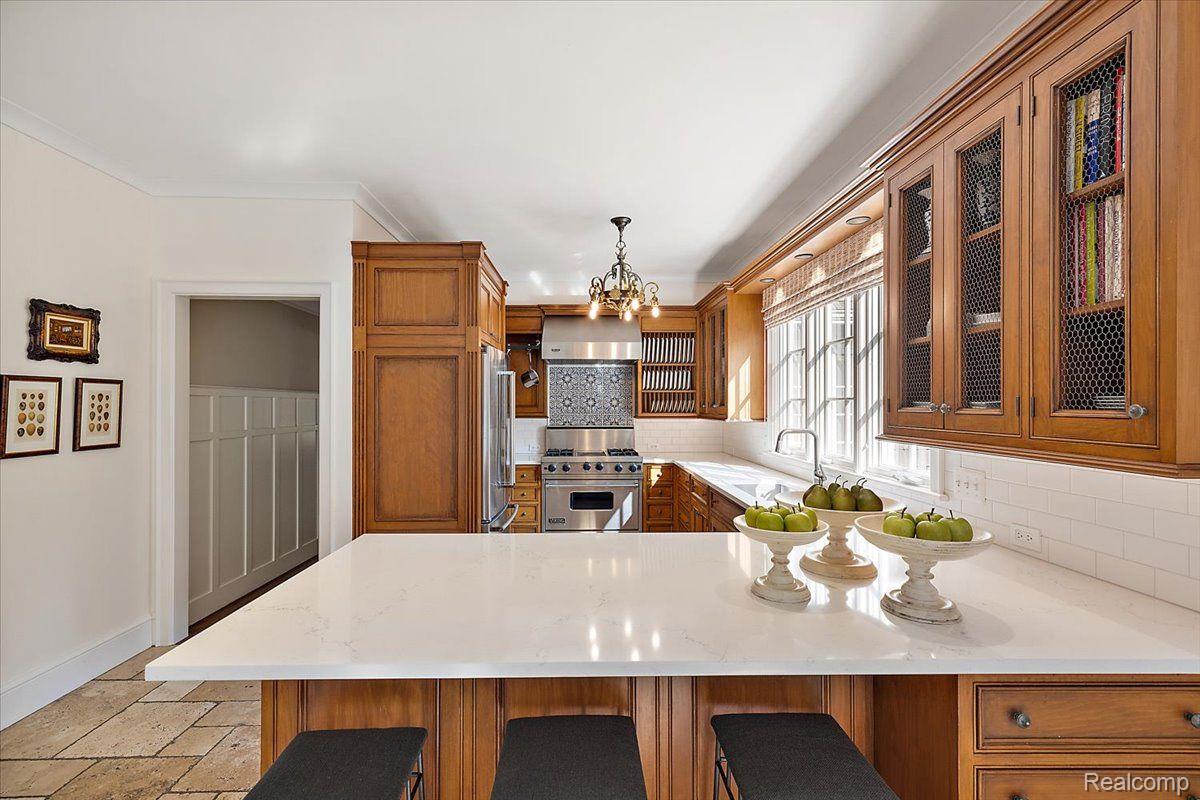 271 CHESTERFIELD Avenue