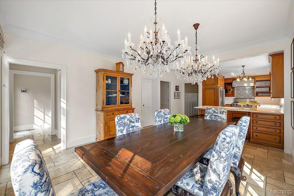 271 CHESTERFIELD Avenue