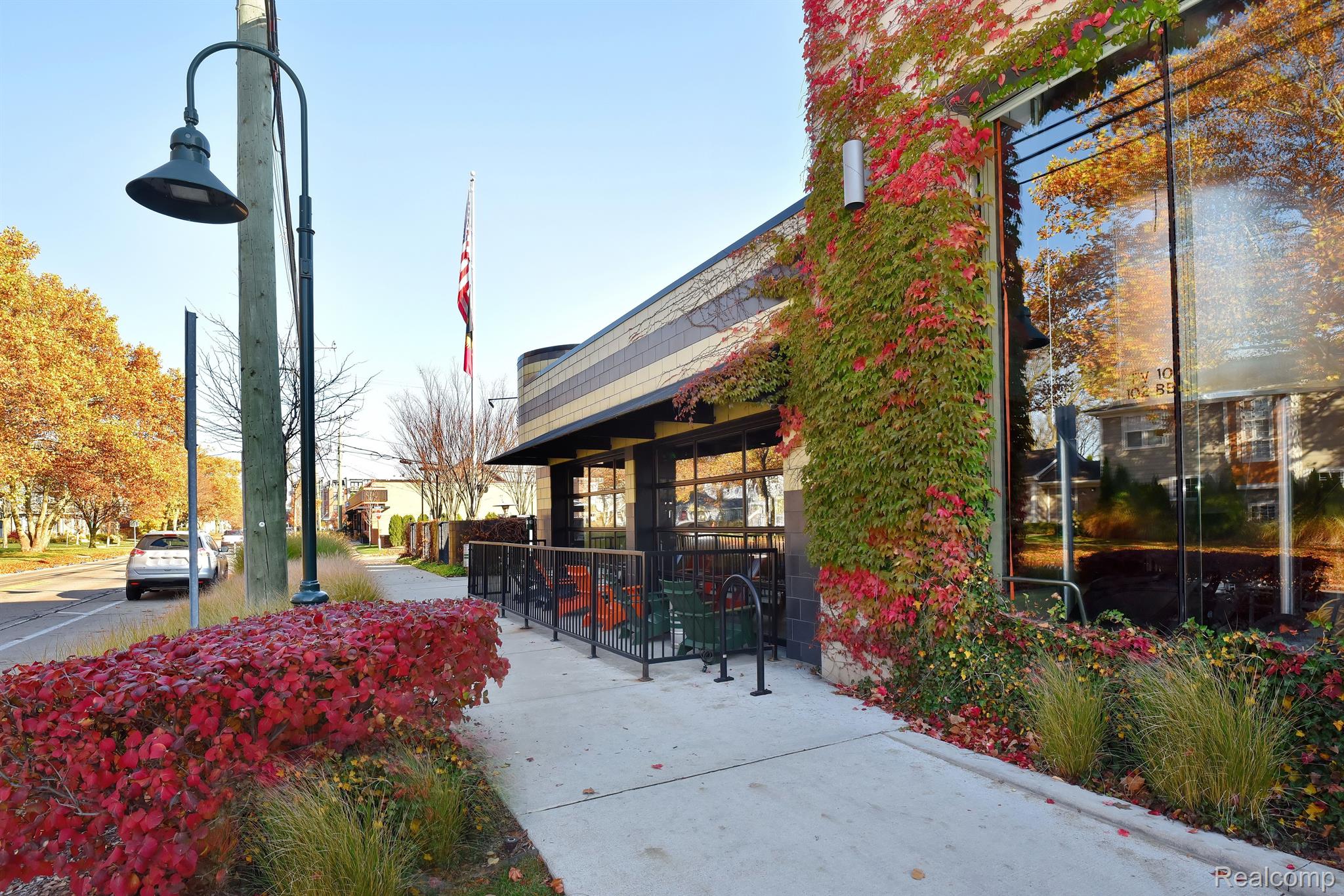 2051 VILLA Road 301