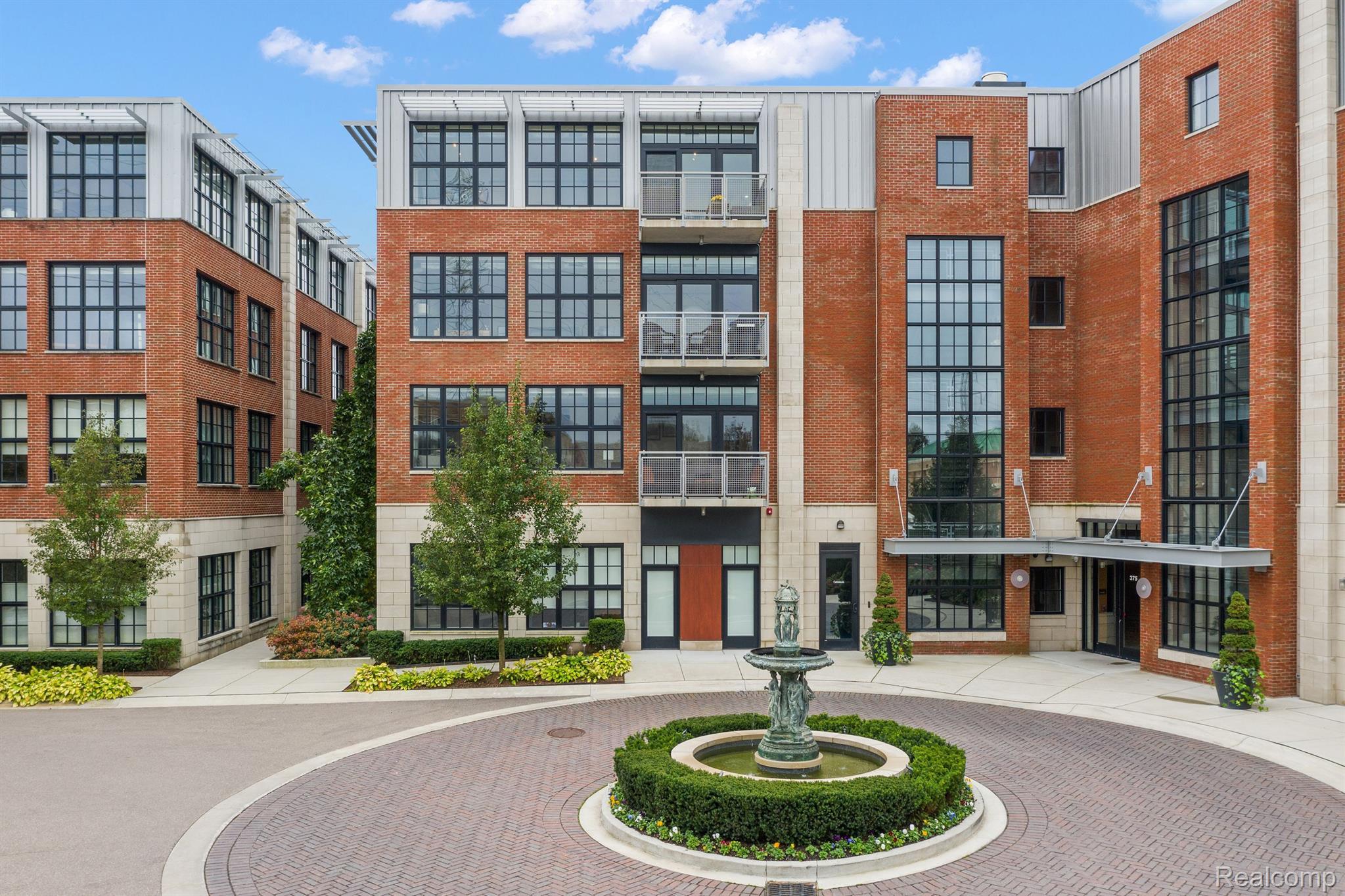 2051 VILLA Road 205