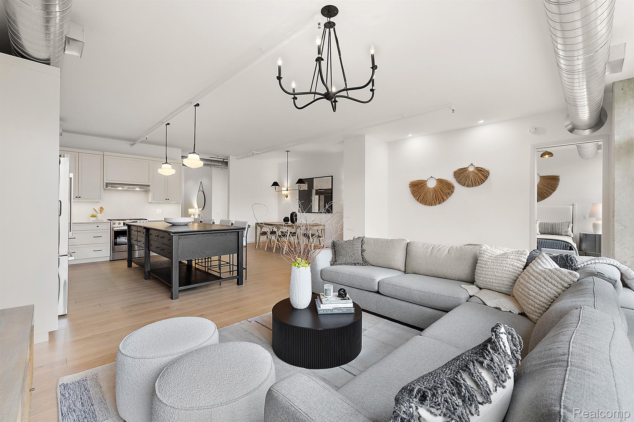 2051 VILLA Road 204