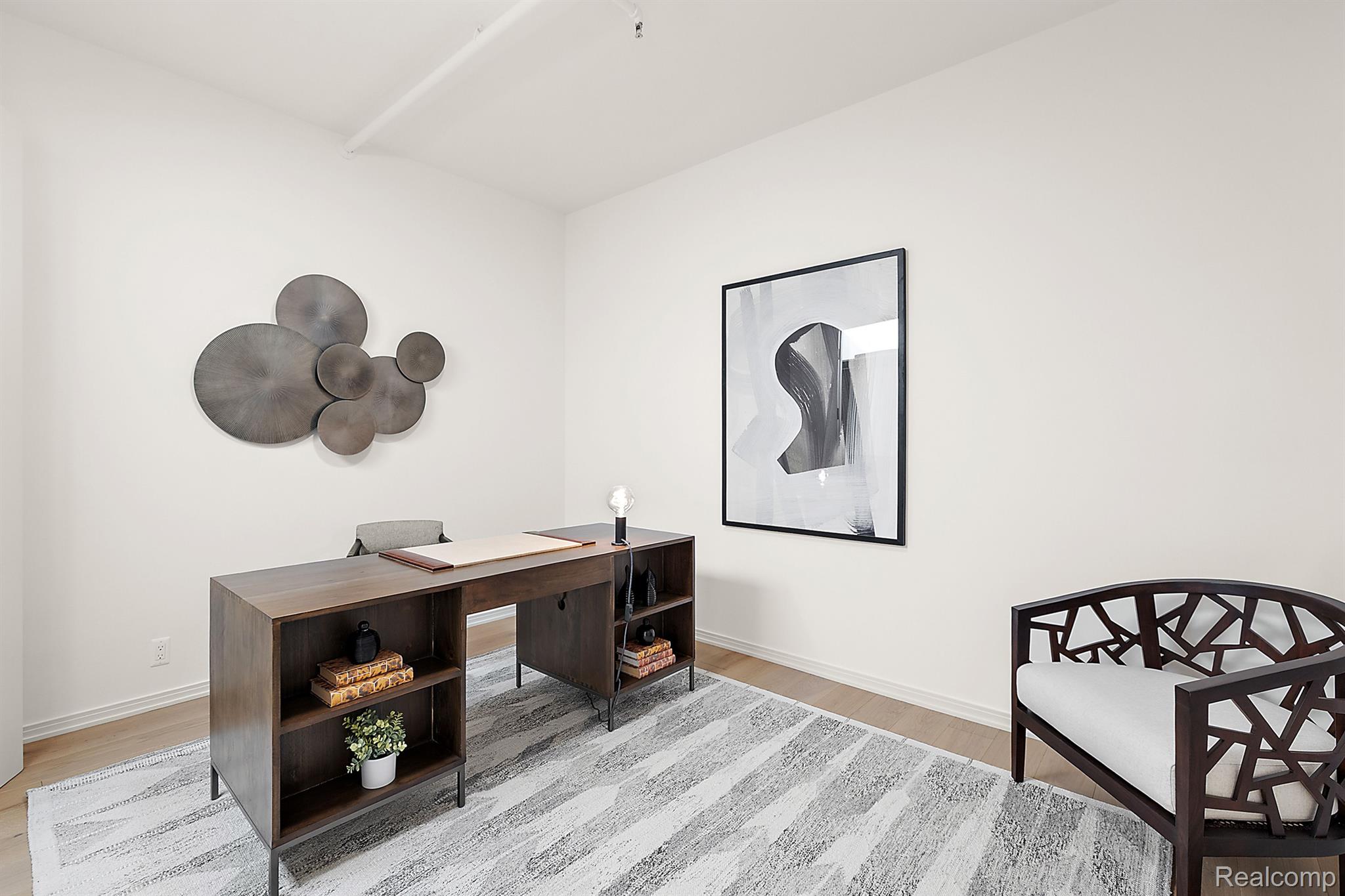 2051 VILLA Road 204