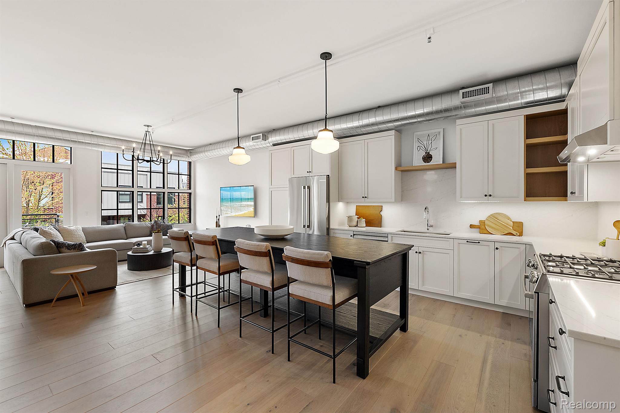 2051 VILLA Road 204