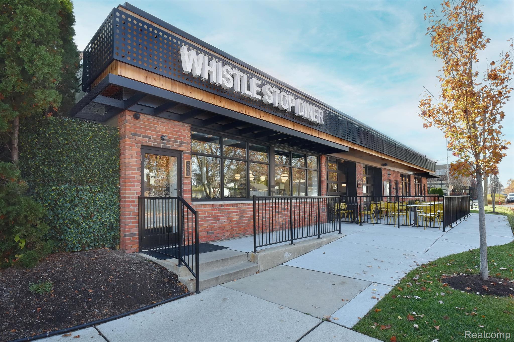 2051 VILLA Road 204