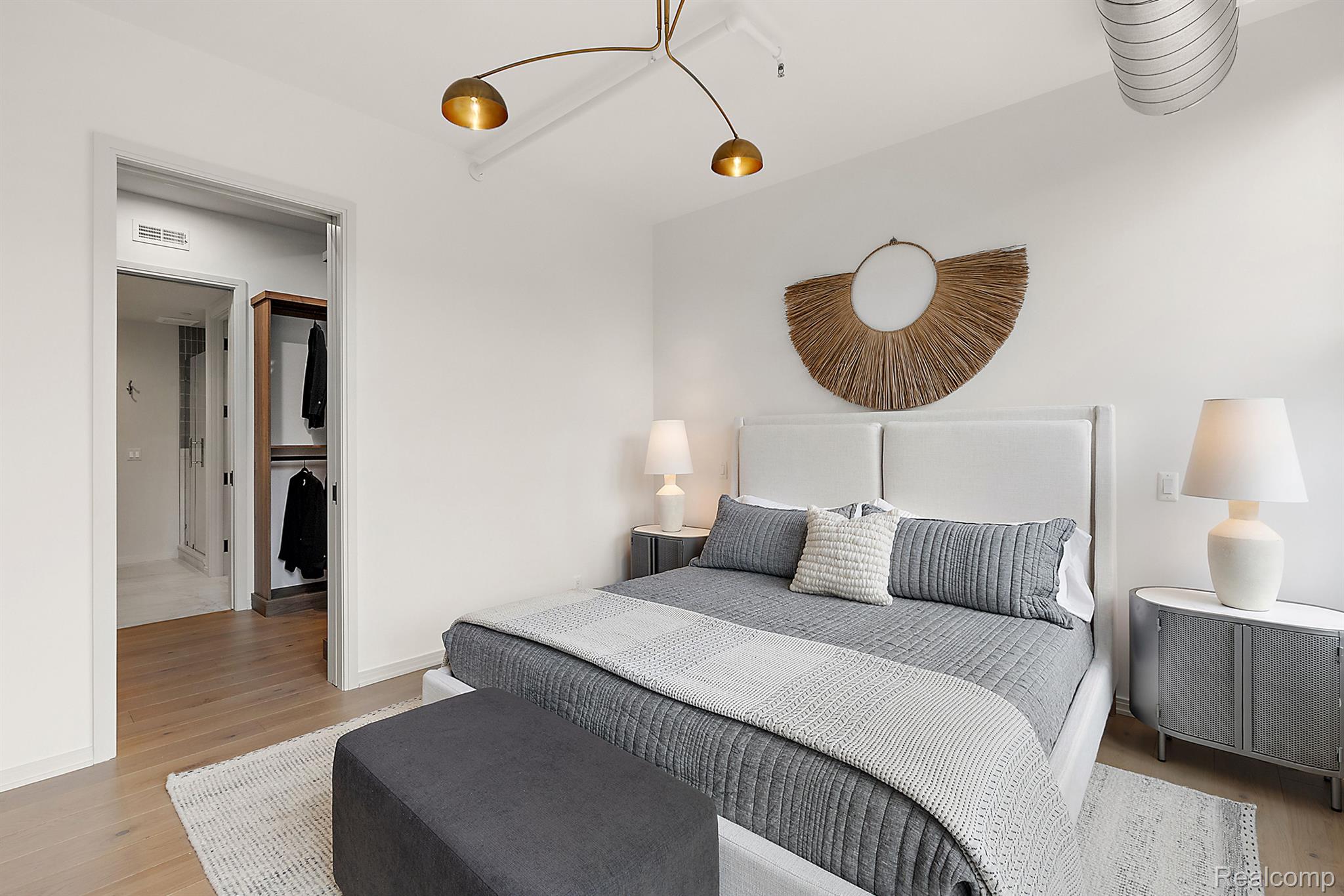 2051 VILLA Road 204
