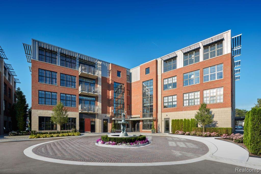 375 S ETON Street 305