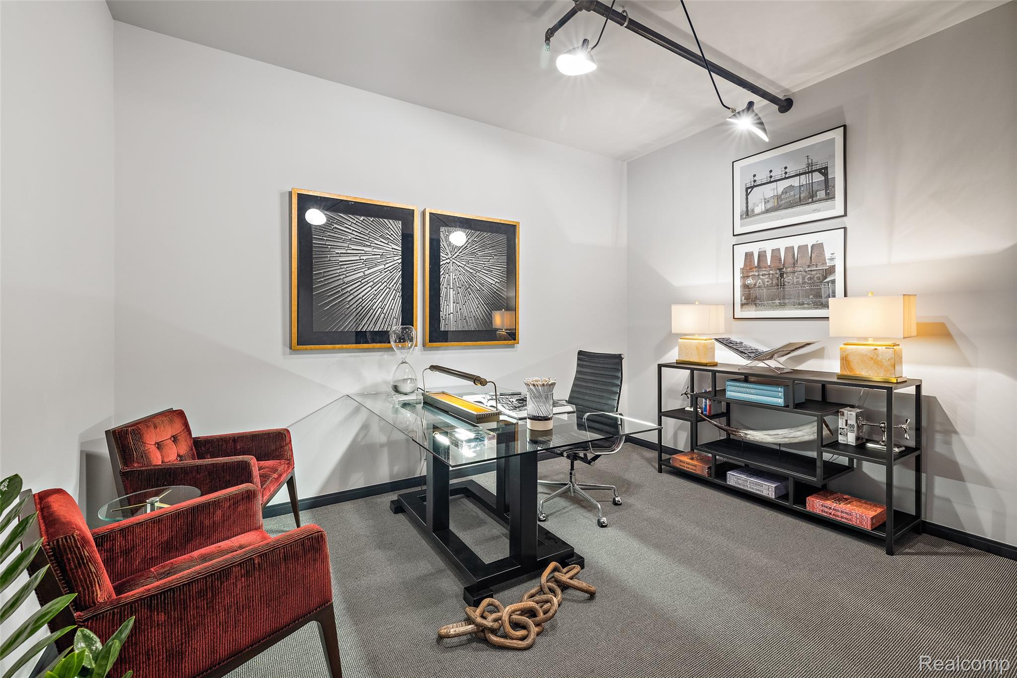 2051 VILLA Road 304