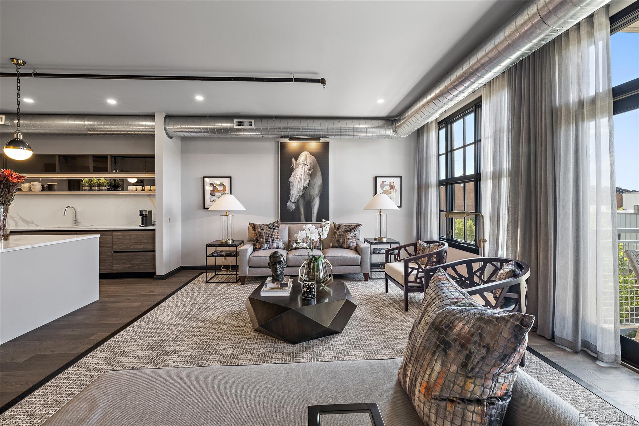 2051 VILLA Road 304