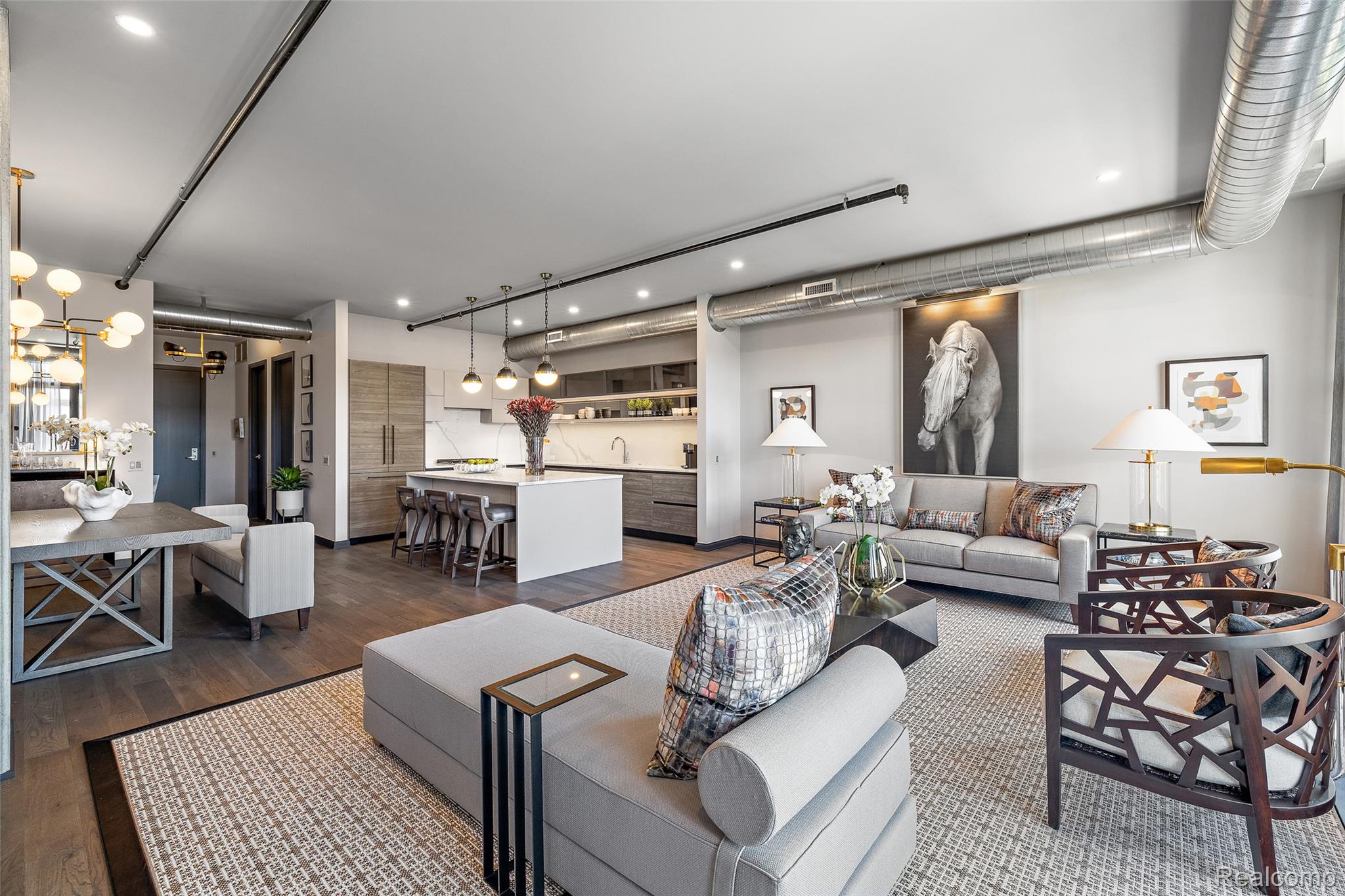 2051 VILLA Road 304