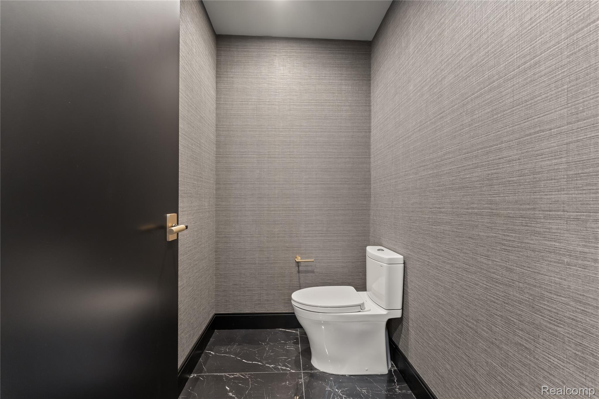 2051 VILLA Road 304