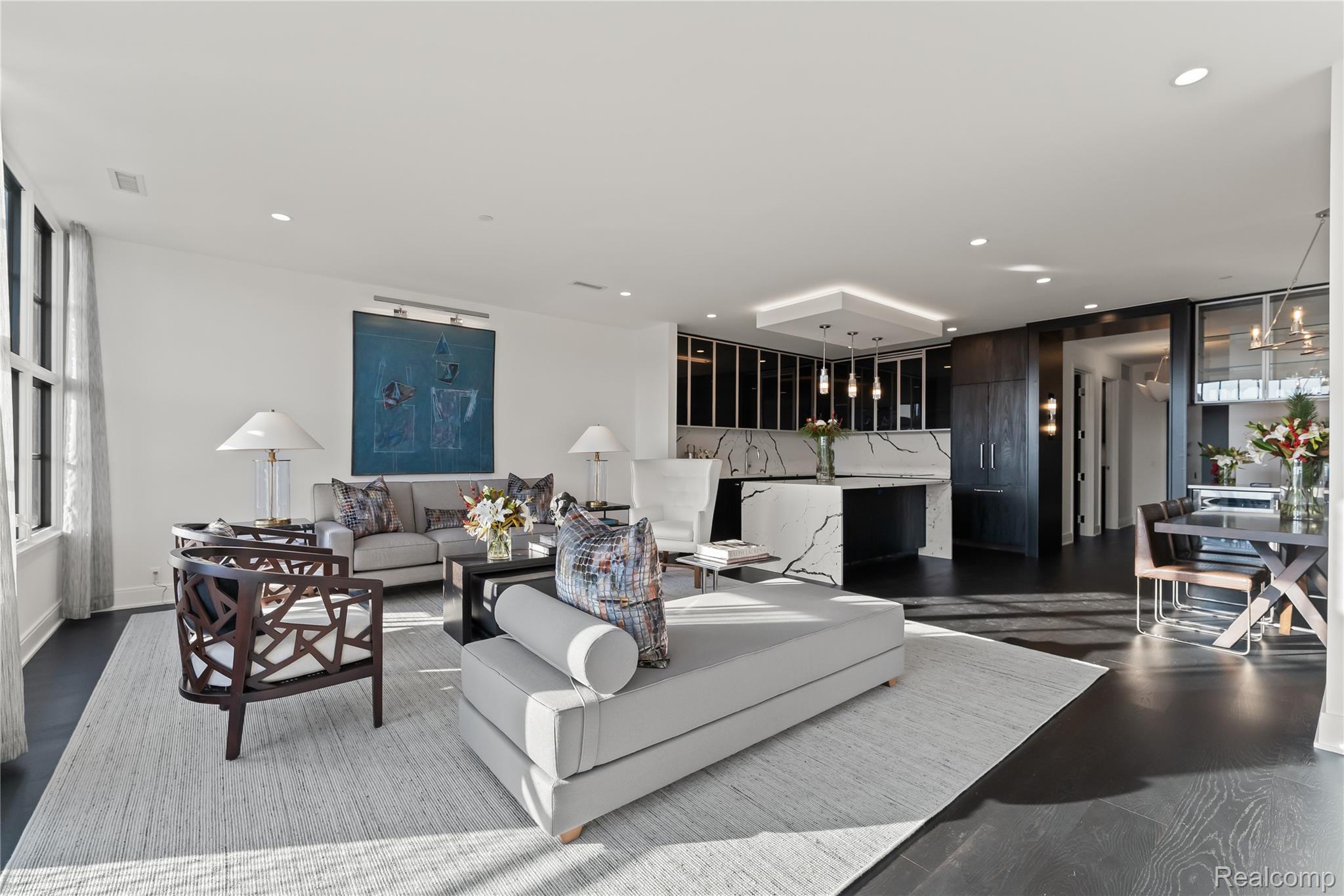 2051 VILLA Road 304