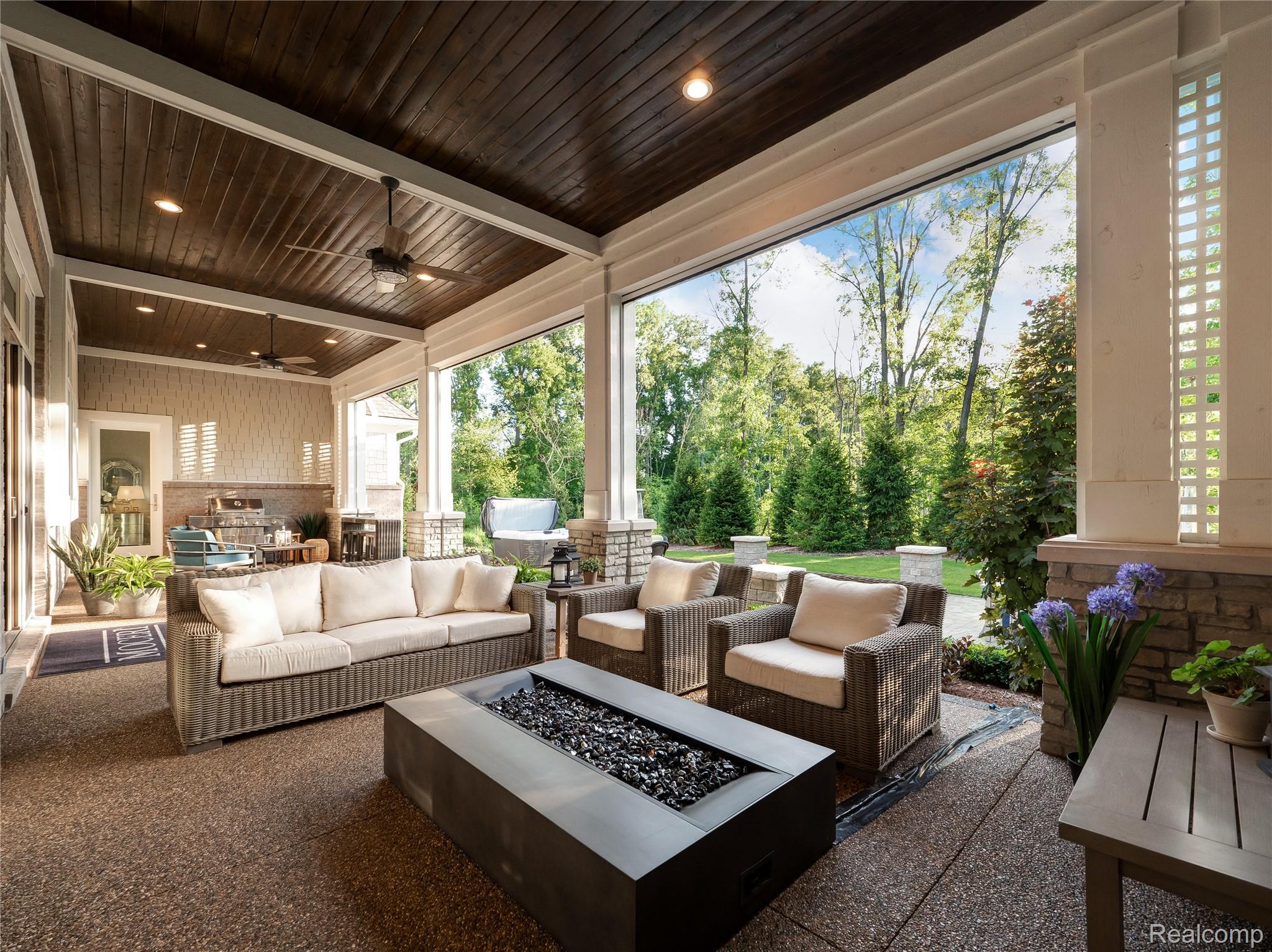 207 Port Side Drive