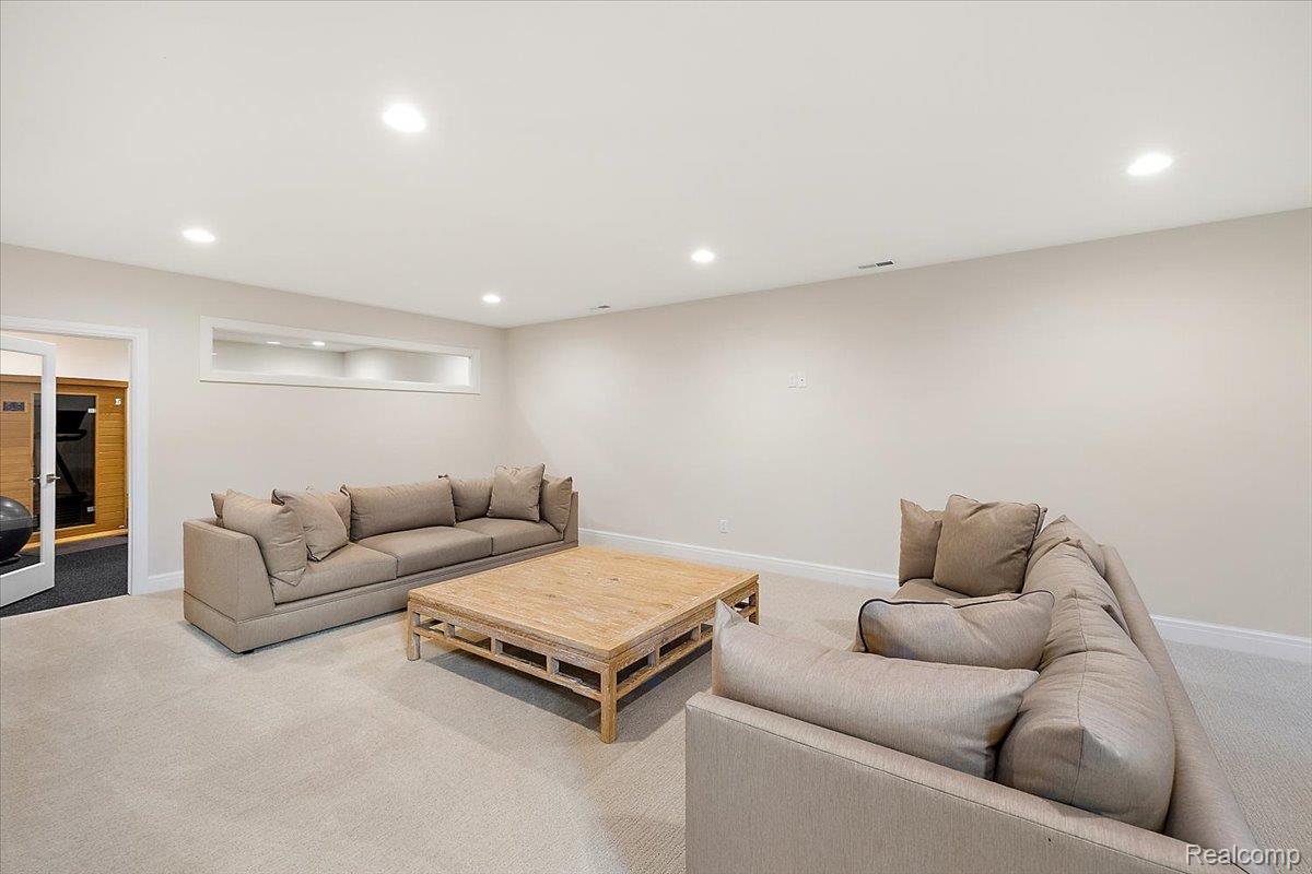 444 Hillboro Drive