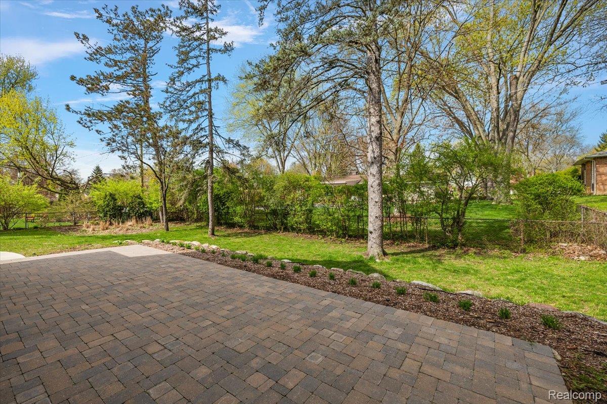 444 Hillboro Drive