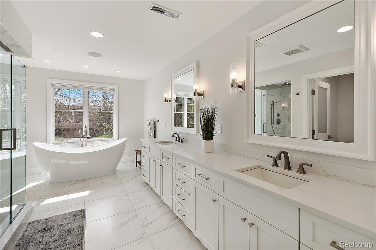 444 Hillboro Drive