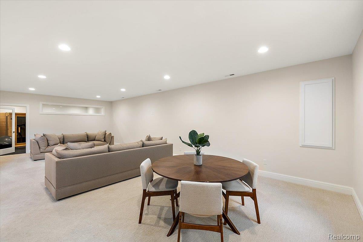 444 Hillboro Drive