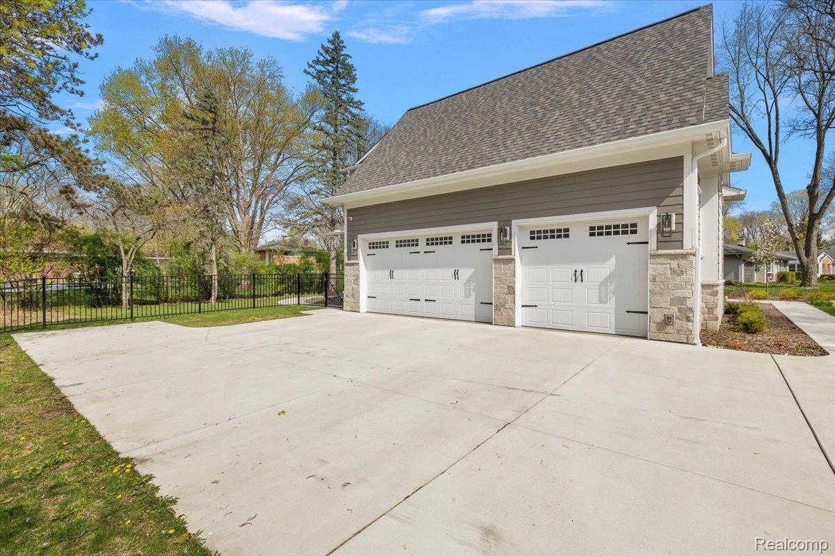 444 Hillboro Drive