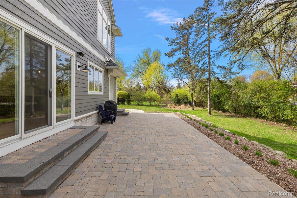 444 Hillboro Drive
