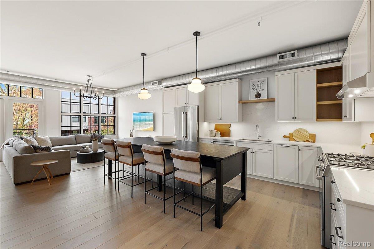 2051 VILLA Road 403