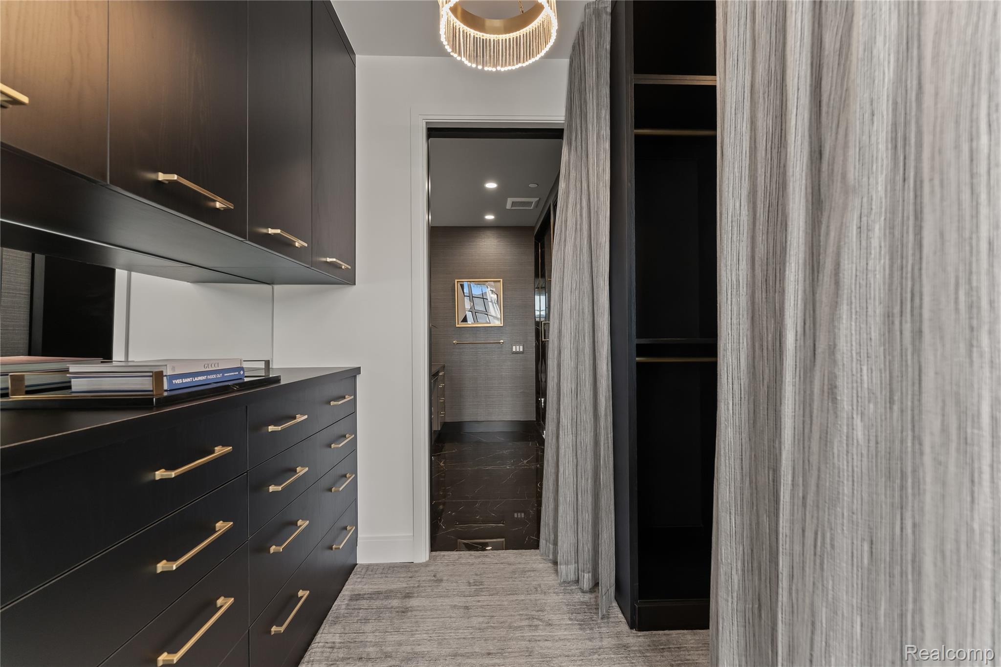 2051 VILLA Road 403