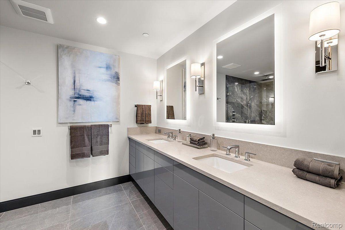 2051 VILLA Road 405