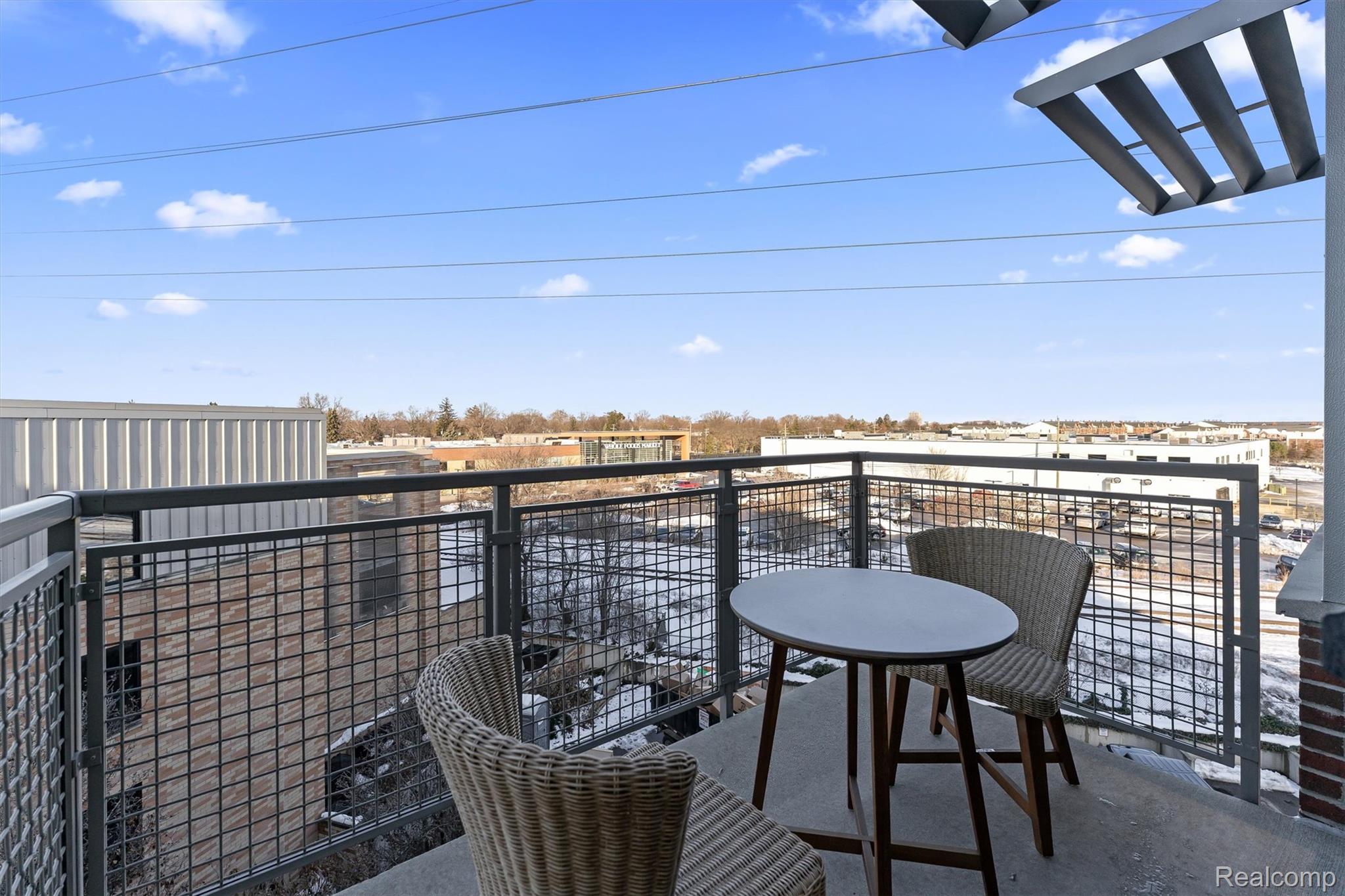 2051 VILLA Road 401