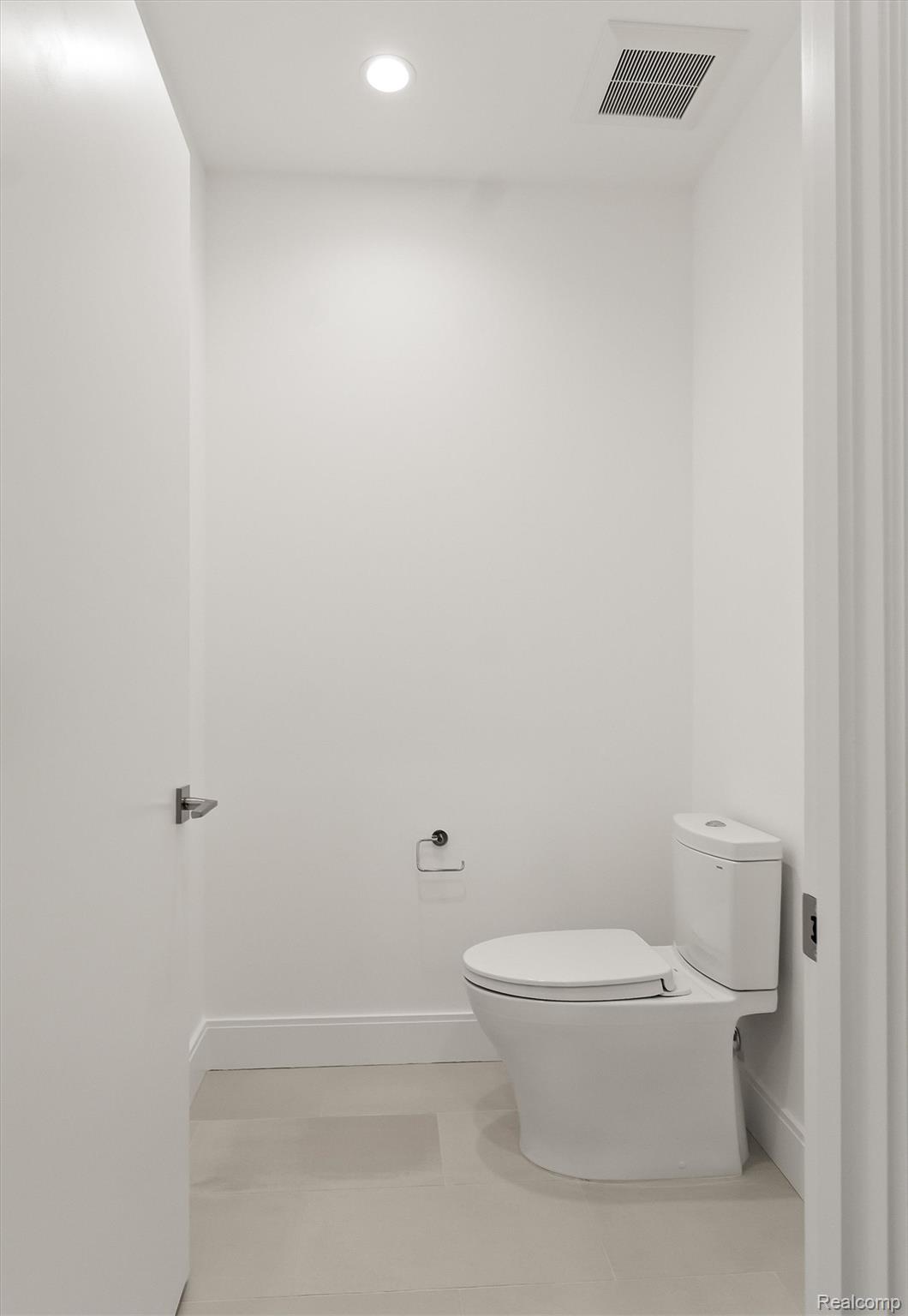 2051 VILLA Road 401