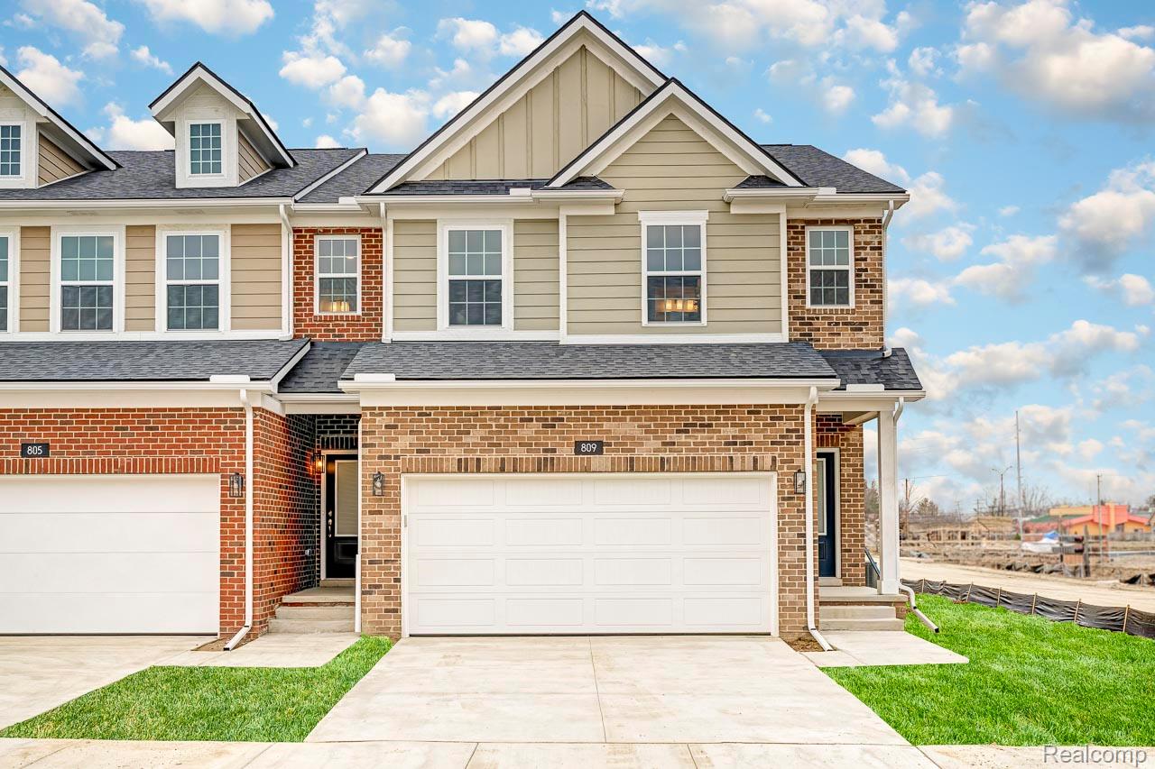 833 Huntley Lane