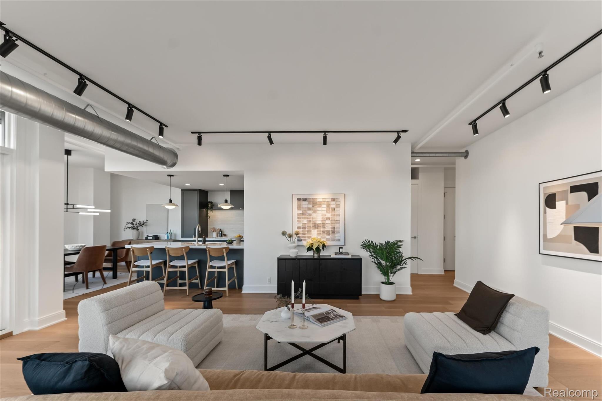 2051 VILLA Road Unit: 401