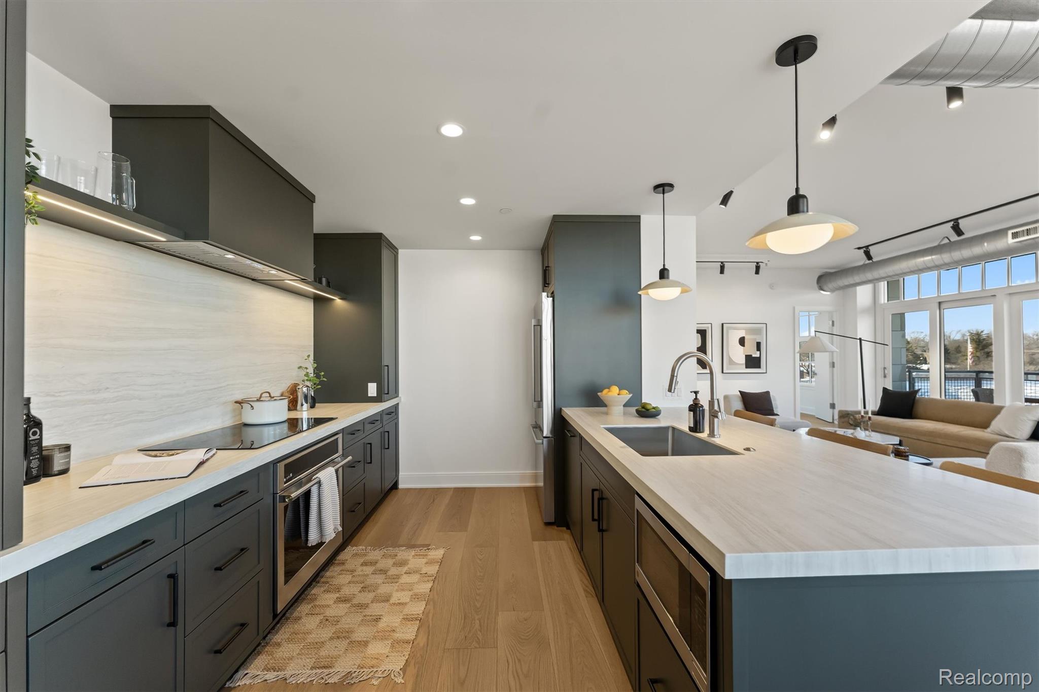 2051 VILLA Road Unit: 401