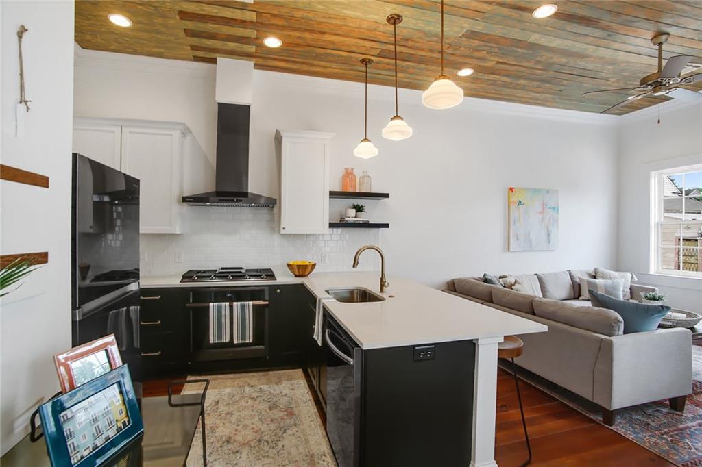 3720 ROYAL Street 3720