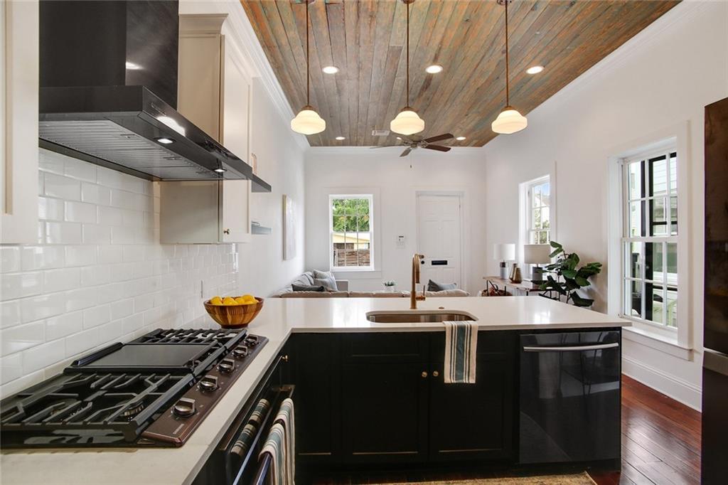 3720 ROYAL Street 3720