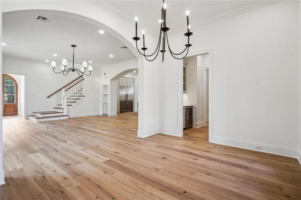 6838 ARGONNE Boulevard