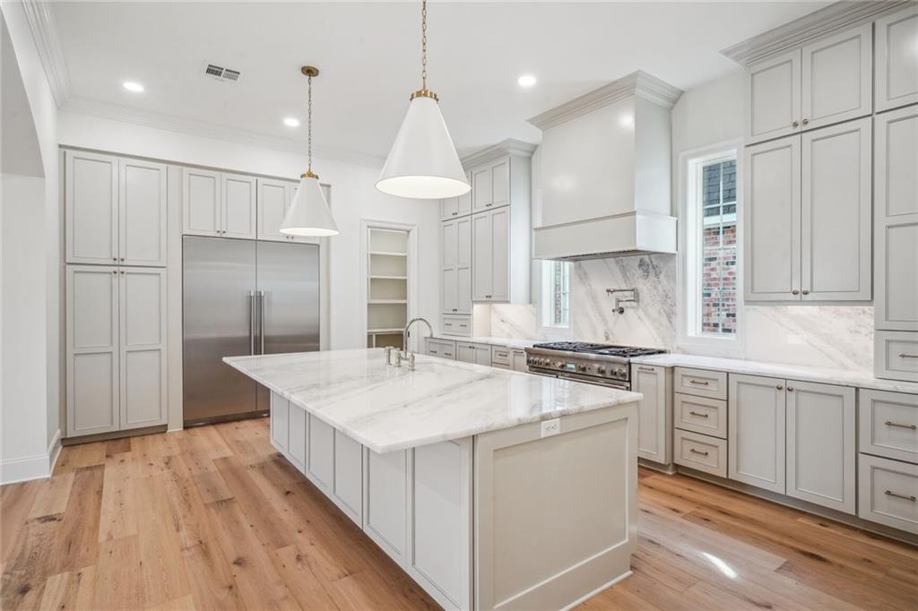 6838 ARGONNE Boulevard