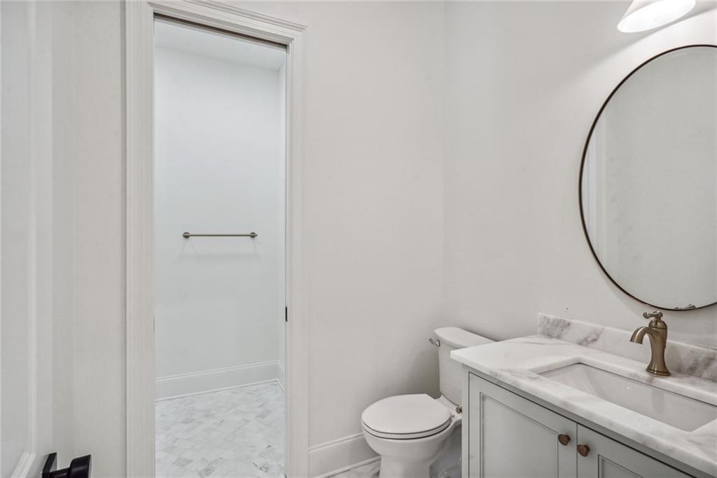 6838 ARGONNE Boulevard