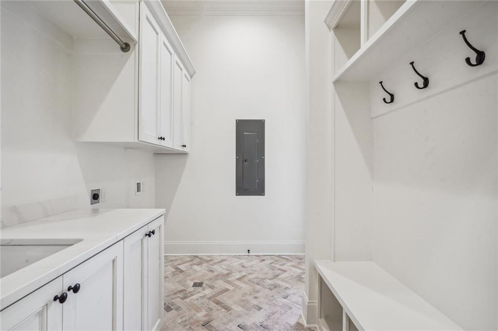 6838 ARGONNE Boulevard